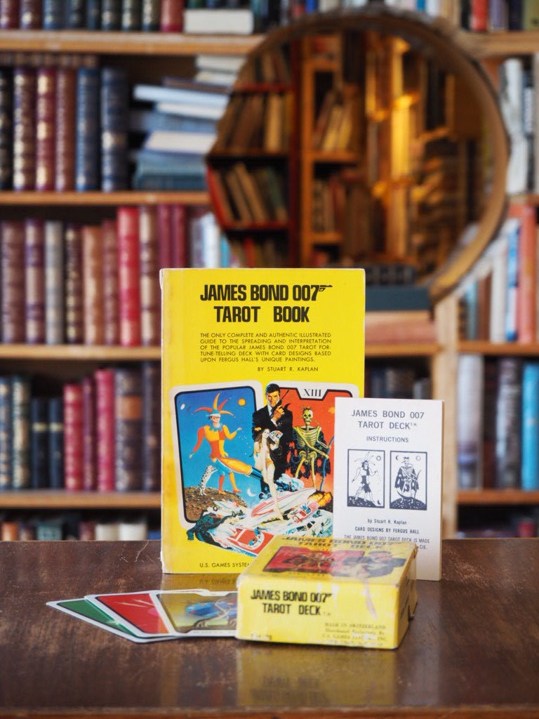 James Bond 007 Tarot Book [and] James Bond 007 Tarot Deck